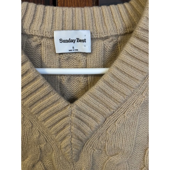 Aritzia Sunday Best Winston Merino Wool Cable Knit V-Neck Sweater Vest Small - Picture 4 of 7